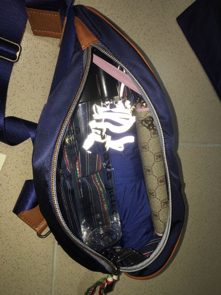 開箱:Orobianco單肩包 (圖多)(男)耐用又不撞包很推薦