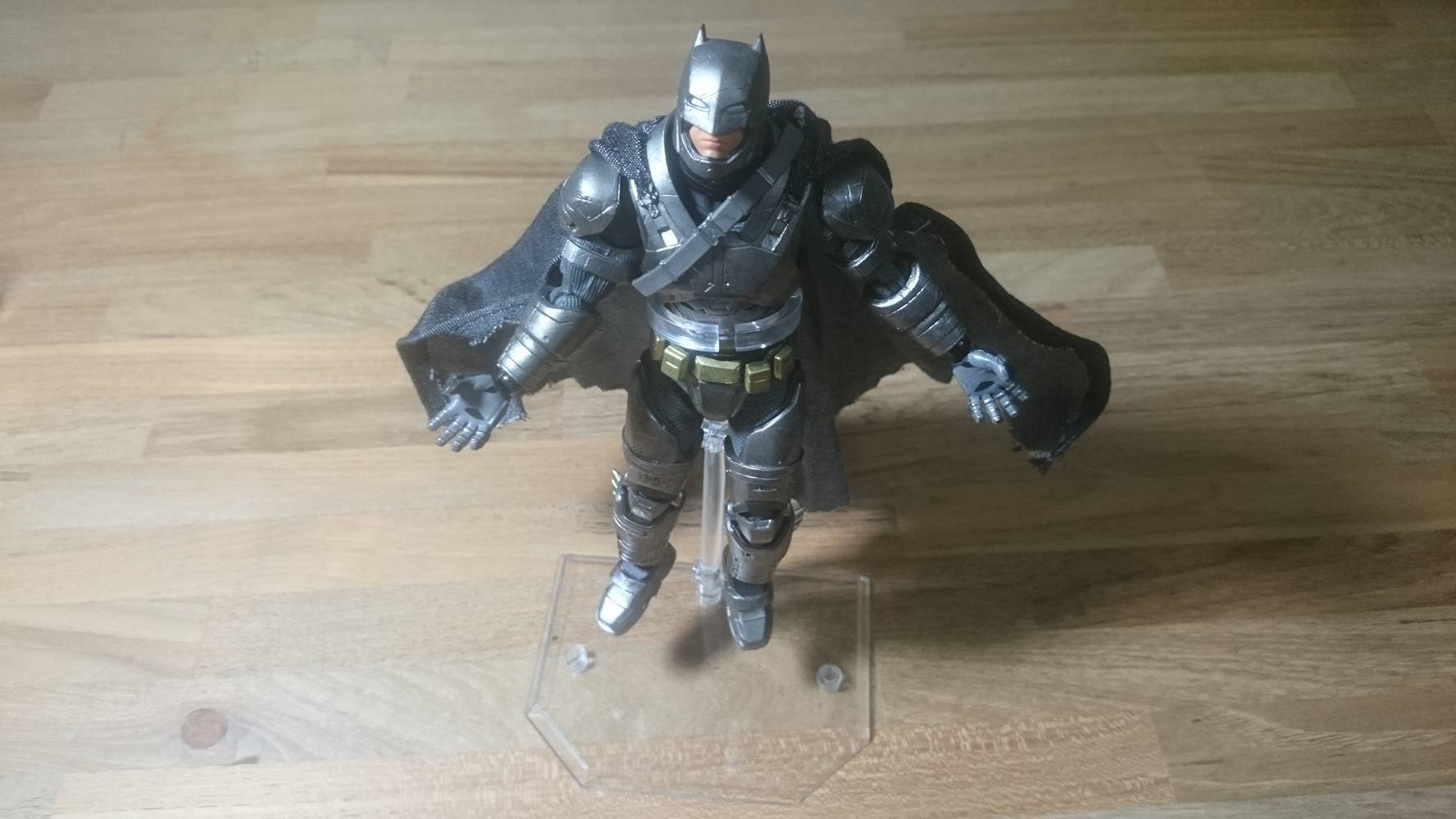 (簡單開箱) 日版 MAFEX 蝙蝠俠裝甲版 No.023 不專業分享
