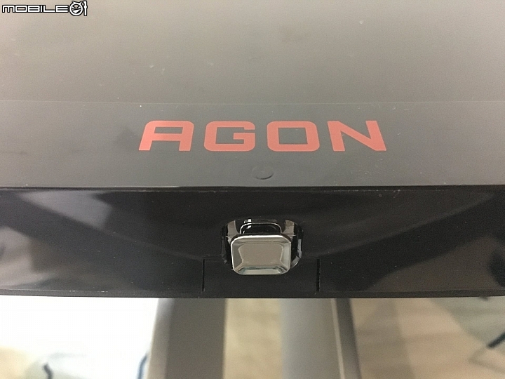 AOC AG322FCX 32吋曲面電競螢幕,用過144Hz就回不去了