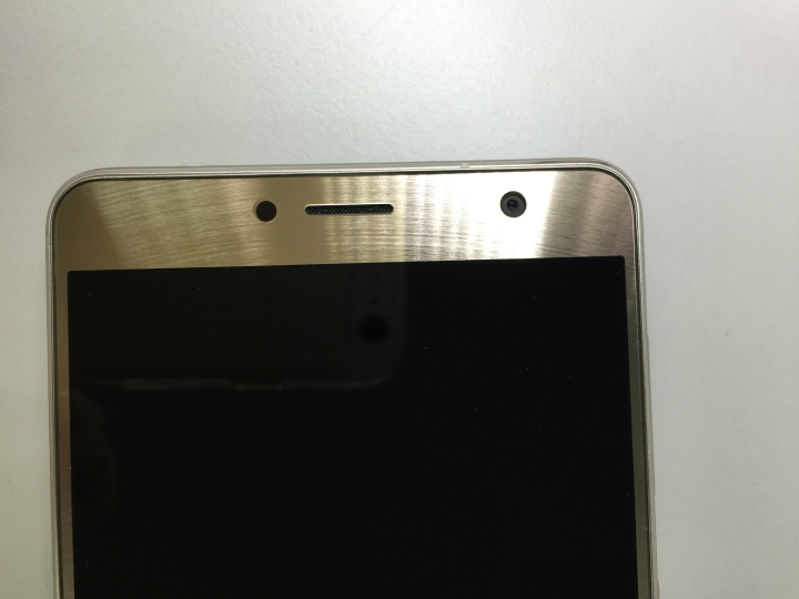 裸背新時尚ZenFone 3 Deluxe 5.5吋 ZS550KL冰河銀小開箱