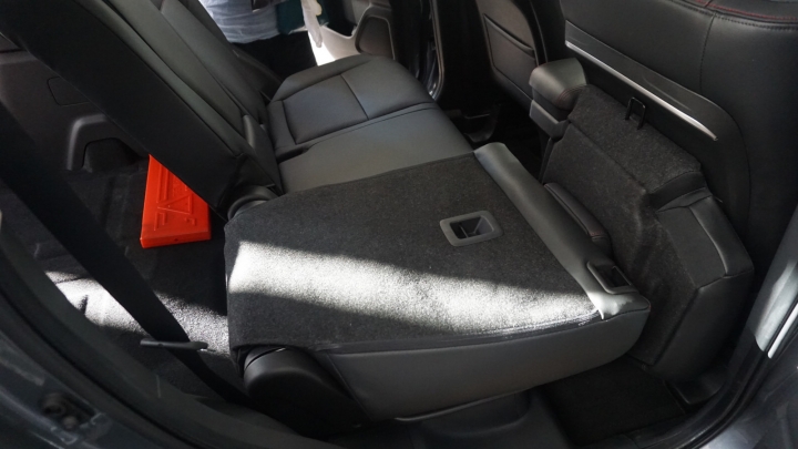 賞車New Outlander