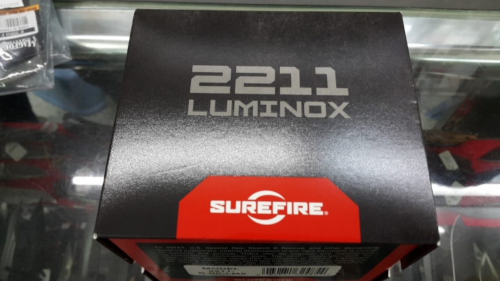 SureFire 2211 Luminox WristLight 手錶燈開箱