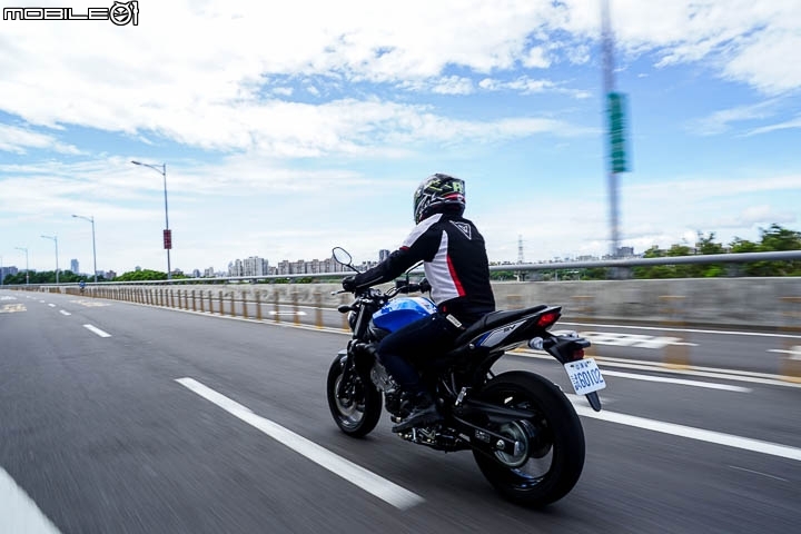 回歸騎車輕鬆樂趣 2016 SUZUKI SV650 ABS