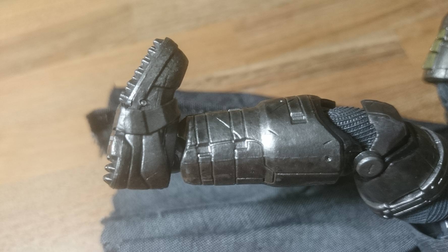 (簡單開箱) 日版 MAFEX 蝙蝠俠裝甲版 No.023 不專業分享