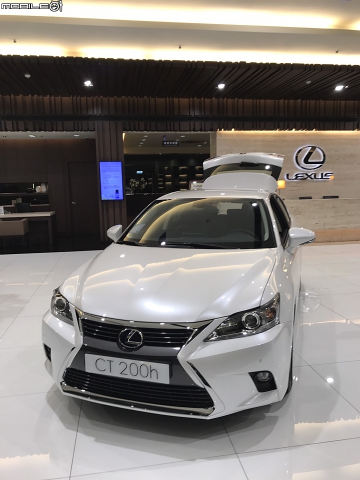 人生第一台車 Benz A180 AMG LINE 17年式開箱與人生第一次看賓士被羞辱心酸文。
