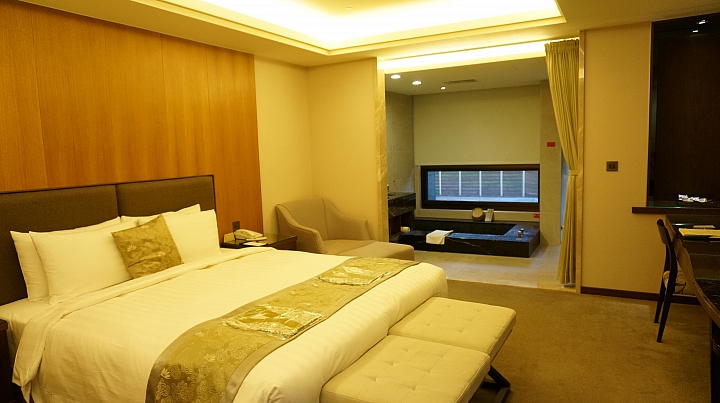 秋高氣爽,浸浴暖湯,人生第一個百岳。