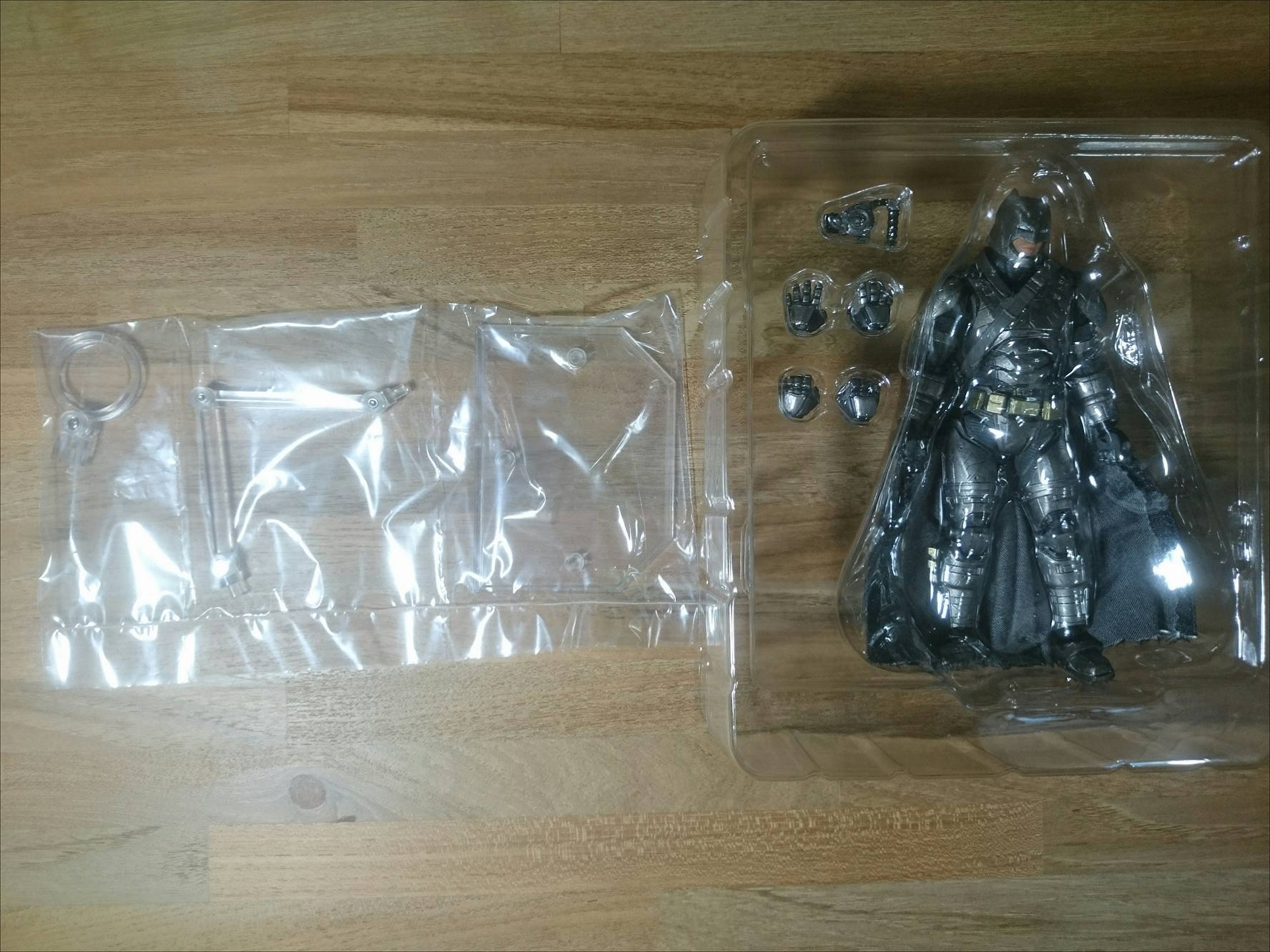 (簡單開箱) 日版 MAFEX 蝙蝠俠裝甲版 No.023 不專業分享