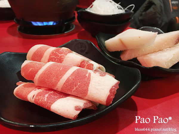 【台中】老先覺麻辣窯燒鍋(烏日店)~平價小火鍋~厚實龍骨湯底好順口