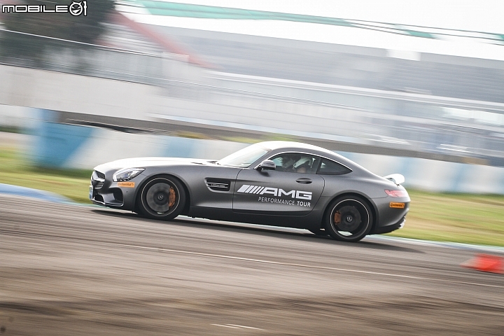 強悍新成員到來!Mercedes-AMG E43 4MATIC發表暨大鵬灣賽道AMG Performance Tour性能駕馭之旅體驗