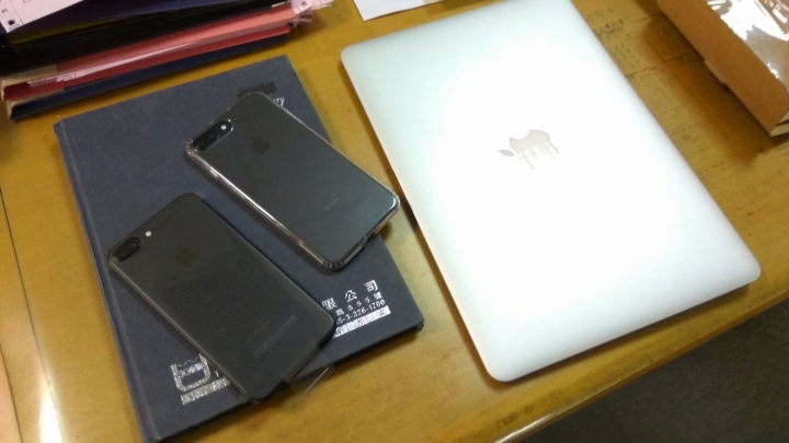 2016 MacBook Air 小遲到開箱...