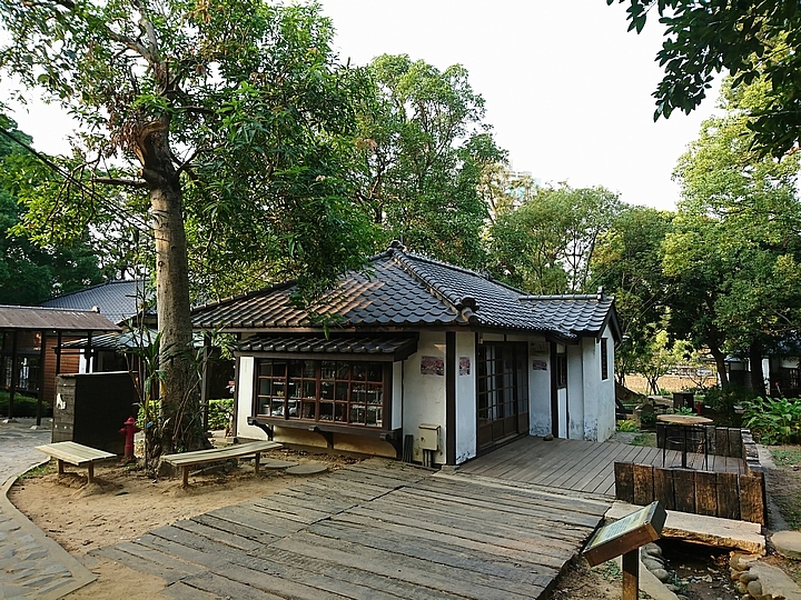 精煉鉑爵銀_SONY XZ
