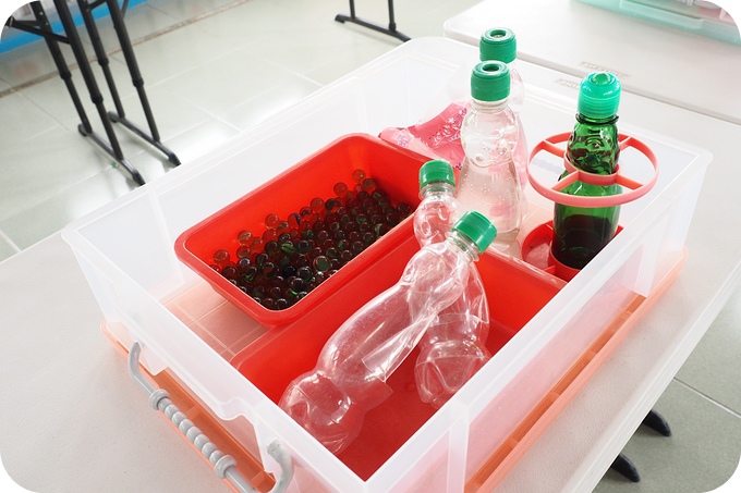【苗栗遛小孩景點】汽水喝到飽,彈珠撿到飽,還有 「趣味 」的彈珠汽水DIY。大補內彈珠汽水觀光工廠!!!