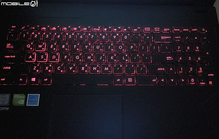 速開箱 ASUS 偽 STRIX的 FX502 遊戲機