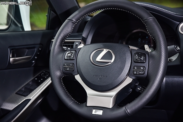 細部有感進化 Lexus 2017年式小改款IS200t F Sport Navi試駕報導
