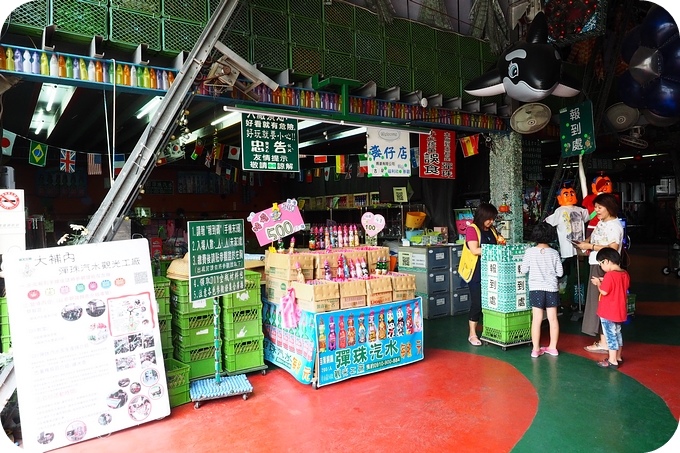 【苗栗遛小孩景點】汽水喝到飽,彈珠撿到飽,還有 「趣味 」的彈珠汽水DIY。大補內彈珠汽水觀光工廠!!!