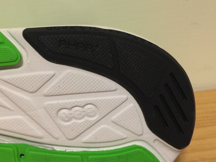 亞瑟士翔走 ASICS SKYSENSOR GLIDE 4-wide 開箱分享(附GEL-KAYANO 22比較)