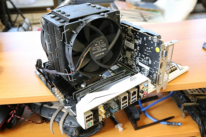 換換病發作,ASRock X99 Taichi + Intel Core i7-5930K