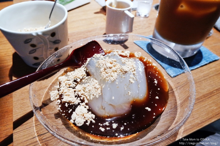 京都日式甜點│ゼンカフェZEN CAFE【拖著媽媽去關西】│鍵善良房新極簡概念店,老鋪的招牌新甜點「葛切」超級推薦│tabelog分數頗高,日本人午茶的私密咖啡館
