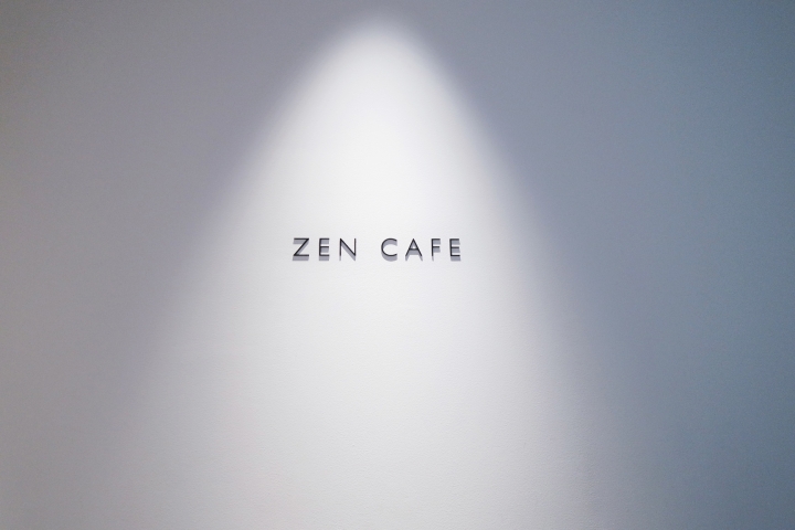 京都日式甜點│ゼンカフェZEN CAFE【拖著媽媽去關西】│鍵善良房新極簡概念店,老鋪的招牌新甜點「葛切」超級推薦│tabelog分數頗高,日本人午茶的私密咖啡館