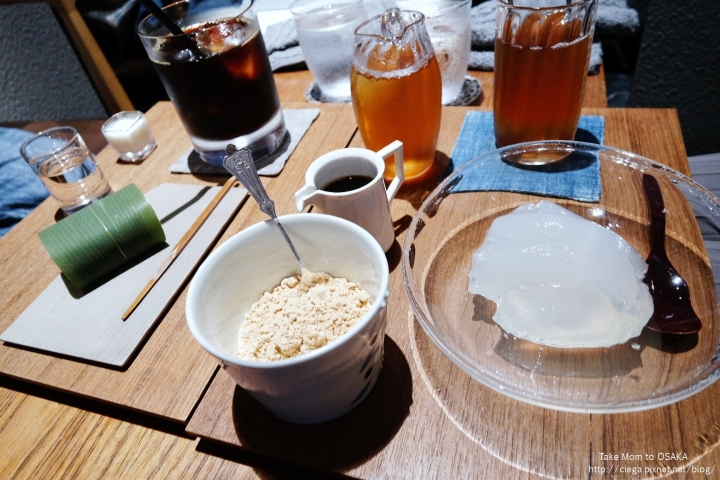 京都日式甜點│ゼンカフェZEN CAFE【拖著媽媽去關西】│鍵善良房新極簡概念店,老鋪的招牌新甜點「葛切」超級推薦│tabelog分數頗高,日本人午茶的私密咖啡館