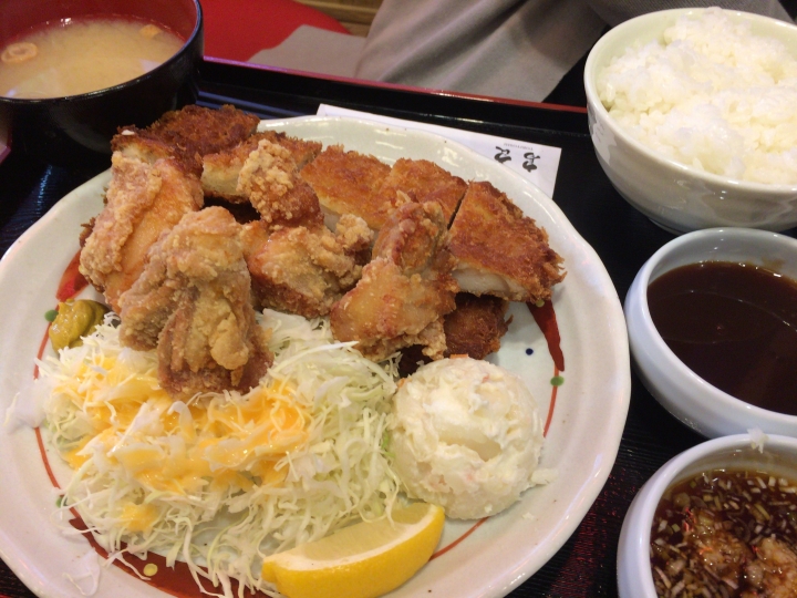 【美食。食記】東京 池袋 現炸大量,肉質頗好 鳥良 炸雞排飯 炸雞 炸雞定食 居酒屋