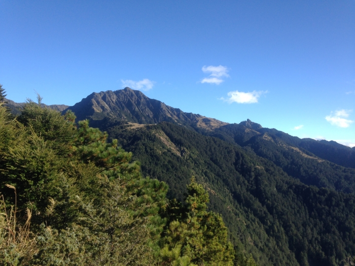 神奇賤包--準重裝南湖大山雙日行
