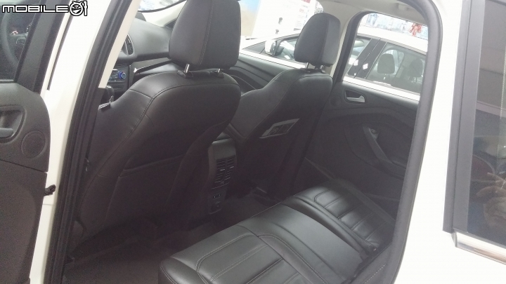 New kuga 看車趣-1/5下訂了--1/18交車---1/21貼隔熱紙