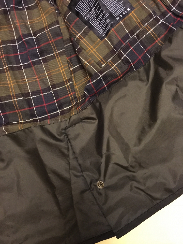 有英國皇室認證, 哪還需要狗鐵絲. Barbour Ashby Wax Jacket