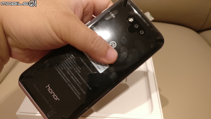 [開箱]榮耀 honor Magic 4GB+64GB 雙卡雙待雙通 八曲面 未來手機?