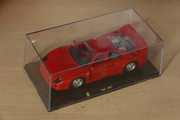 迪亞哥 Ferrari經典收藏誌創刊號-F40(1/24 Bburago)