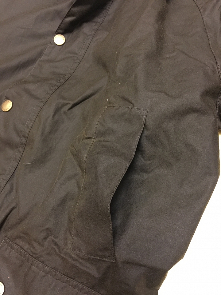 有英國皇室認證, 哪還需要狗鐵絲. Barbour Ashby Wax Jacket