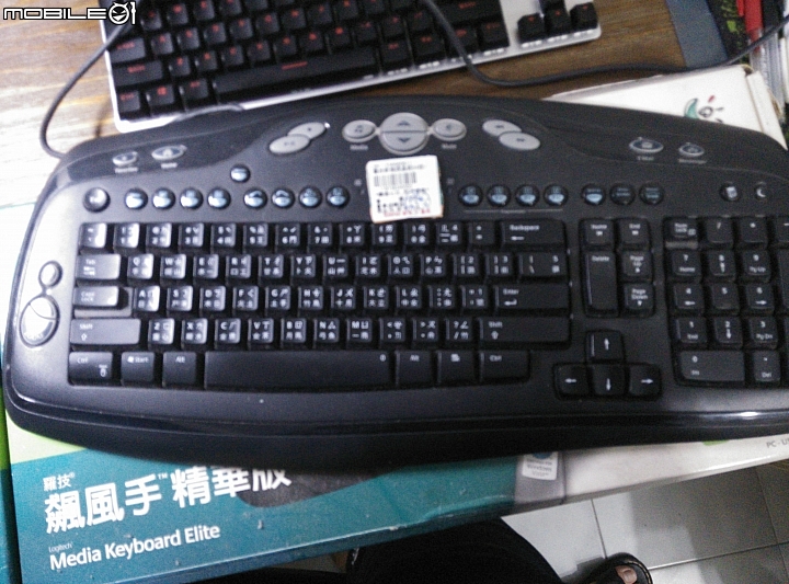 (開箱)雷柏Rapoo v500合金版 黑軸