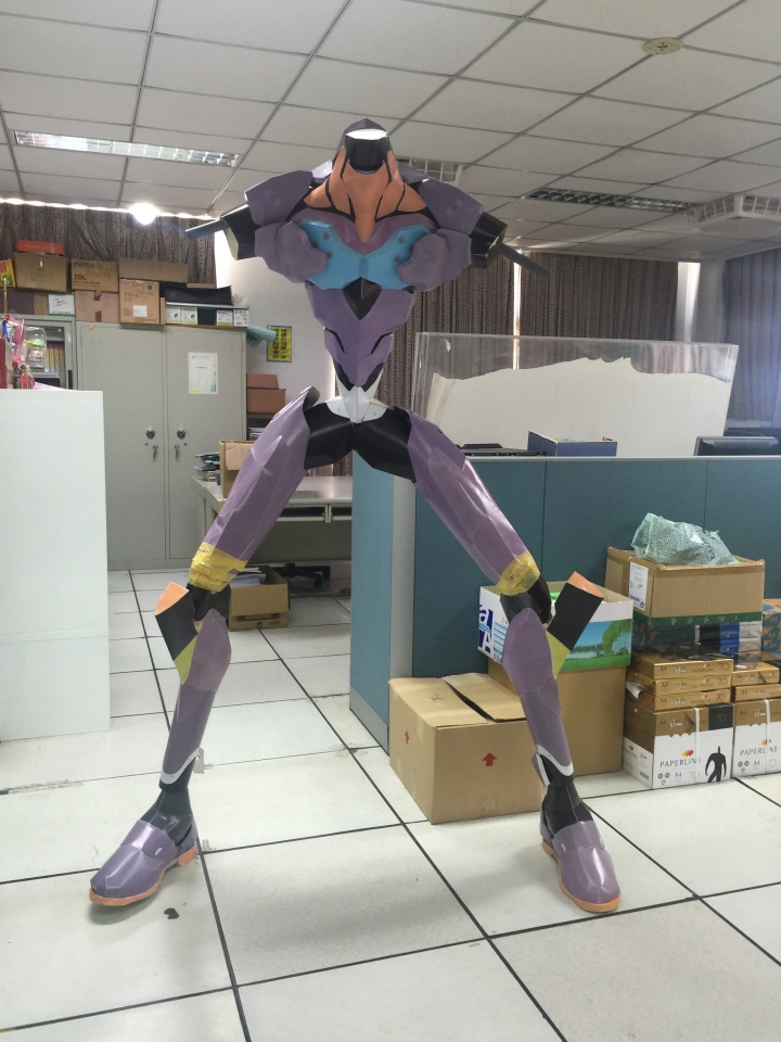 大男孩的夢!等身大初號機紙模