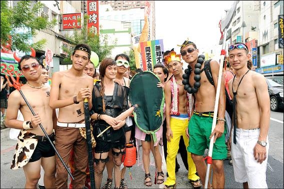 好玩?愛玩?湊熱鬧?~同同告訴大家~~這才是正義!!