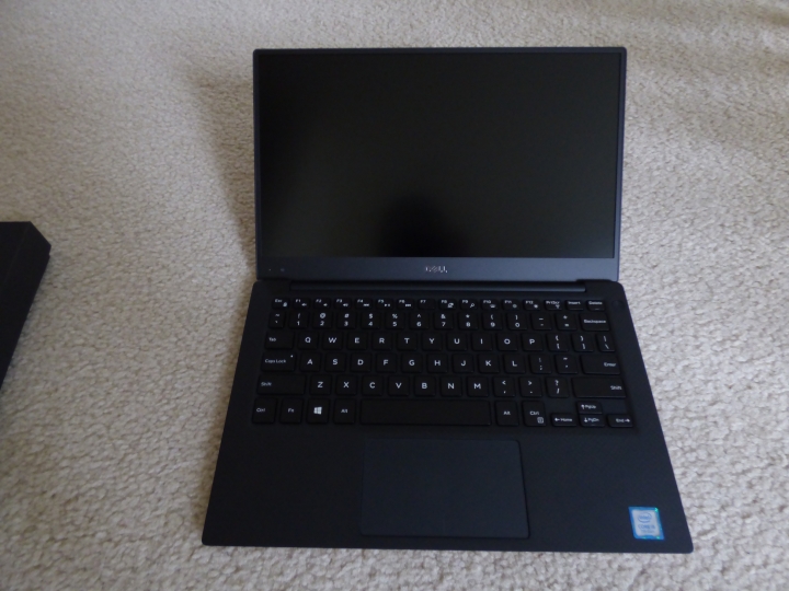 Dell XPS 13 9360 玫瑰金 i5 8GB 256GB SSD 開箱