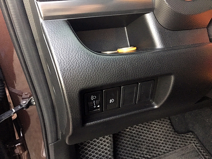 (599)2016/12/13更新 繽紛色彩 Swift 2 Tone特仕版 棕白簡單開箱