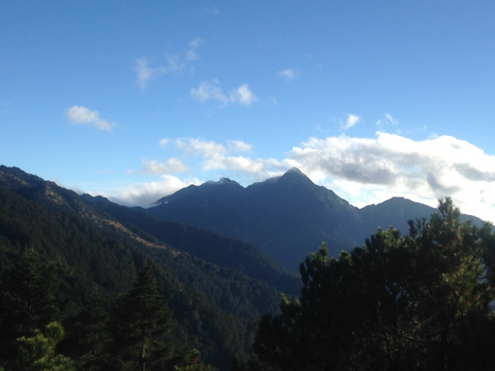 神奇賤包--準重裝南湖大山雙日行