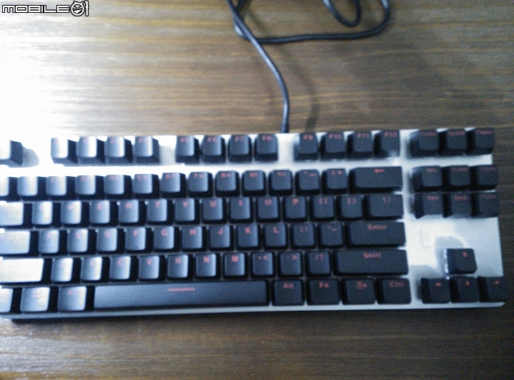 (開箱)雷柏Rapoo v500合金版 黑軸