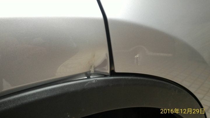 12月初新牽Toyota-RAV4,被A到,鈑金疑問?