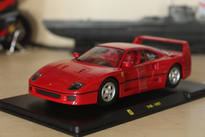 迪亞哥 Ferrari經典收藏誌創刊號-F40(1/24 Bburago)
