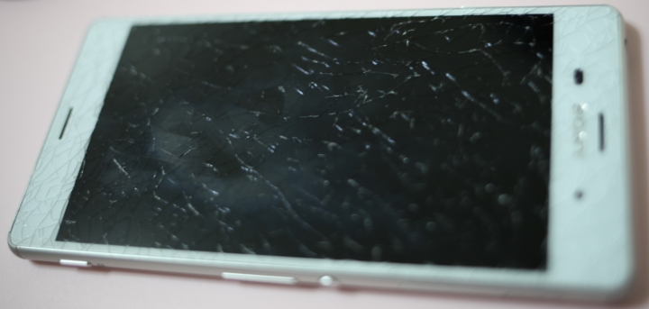 Sony Xperia Z3 手機玻璃碎裂