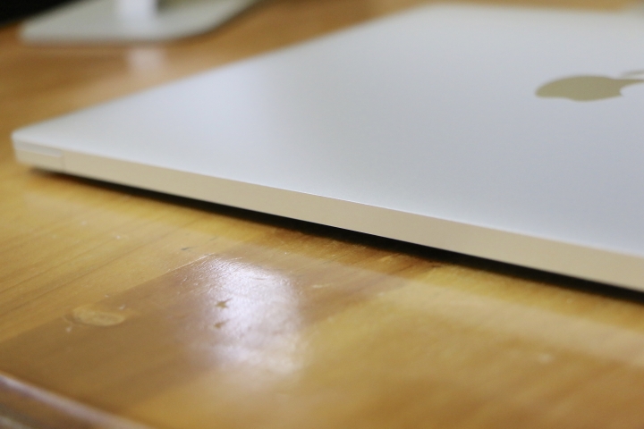 2016 MacBook Pro(無Touch Bar版)+AirPods「真無線」藍芽耳機開箱&體驗文