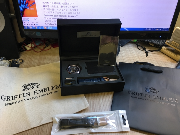 {極度不專業開箱+心得文}GRIFFIN EMBLEM評價 星空藍寶石法國機械錶