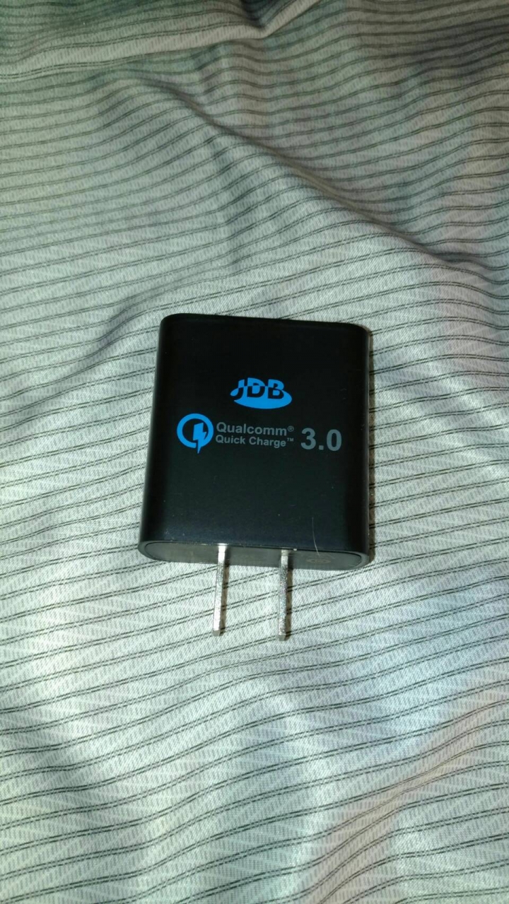 發現副廠可支援ZK552KL QC3.0