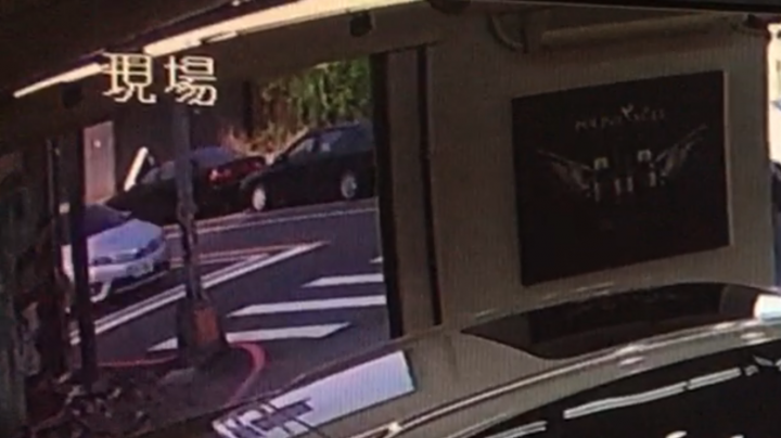 機車直行與右轉轎車車禍問題請教