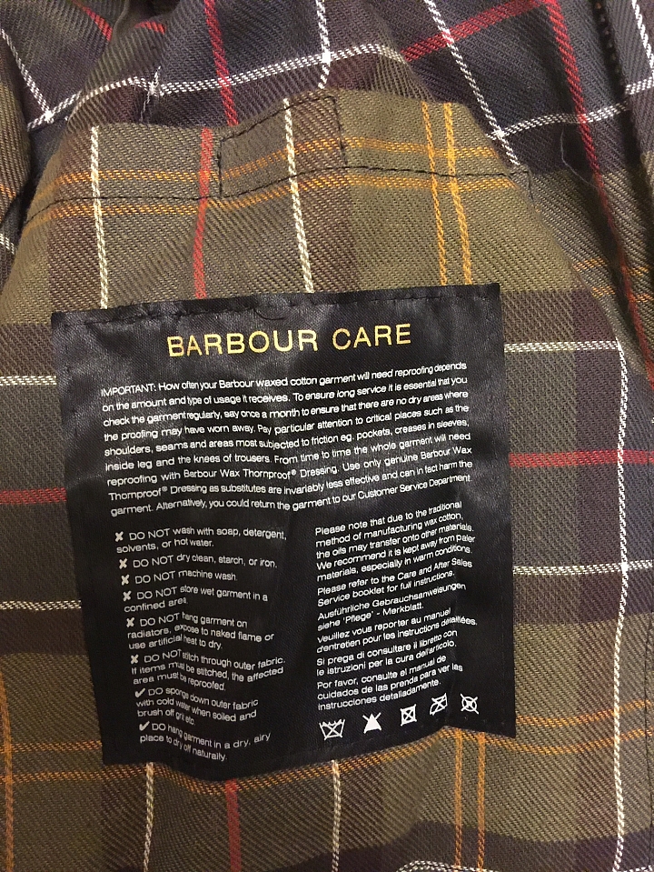 有英國皇室認證, 哪還需要狗鐵絲. Barbour Ashby Wax Jacket