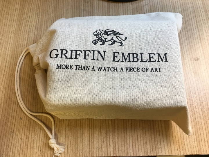 {極度不專業開箱+心得文}GRIFFIN EMBLEM評價 星空藍寶石法國機械錶