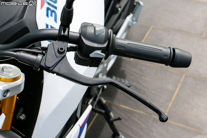 輕巧樂趣不受限 2016 BMW Motorrad G 310 R 正式抵台