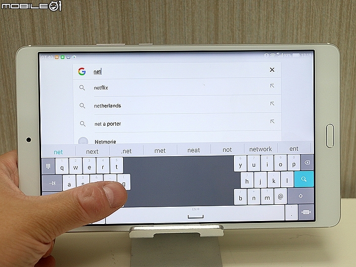華為MediaPad M3 可語音通話 搭配Harman Kardon雙喇叭