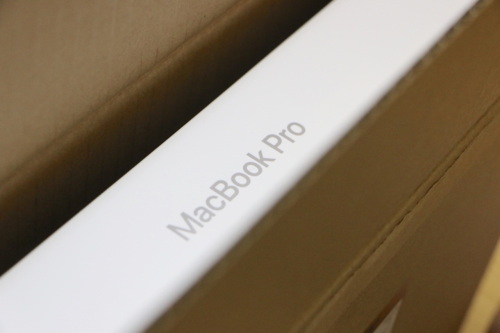 2016 MacBook Pro(無Touch Bar版)+AirPods「真無線」藍芽耳機開箱&體驗文